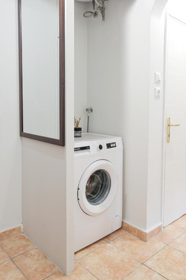 Uranus Apartment Tesalonika Bagian luar foto